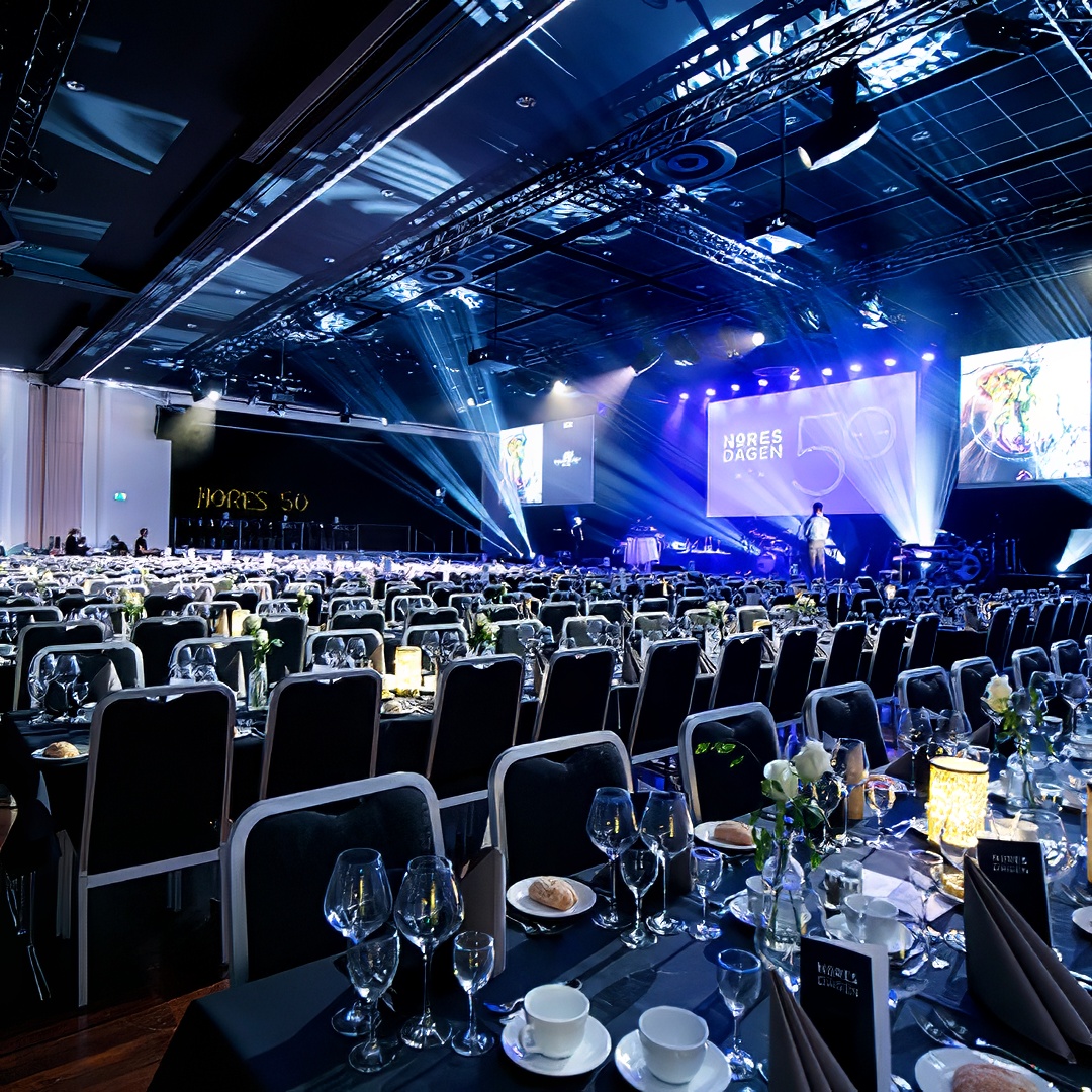 Jubileum - Ferdig pyntet selskapslokale til jubileumsmiddag arrangert av Medvind Eventbyrå.